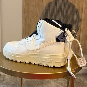 Nike Women's White and Black Sneakers